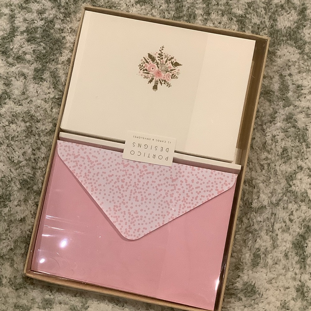 Pink Flower Bouquet with pink envelopes Stationery Set NWT Portico Designs 12 ct